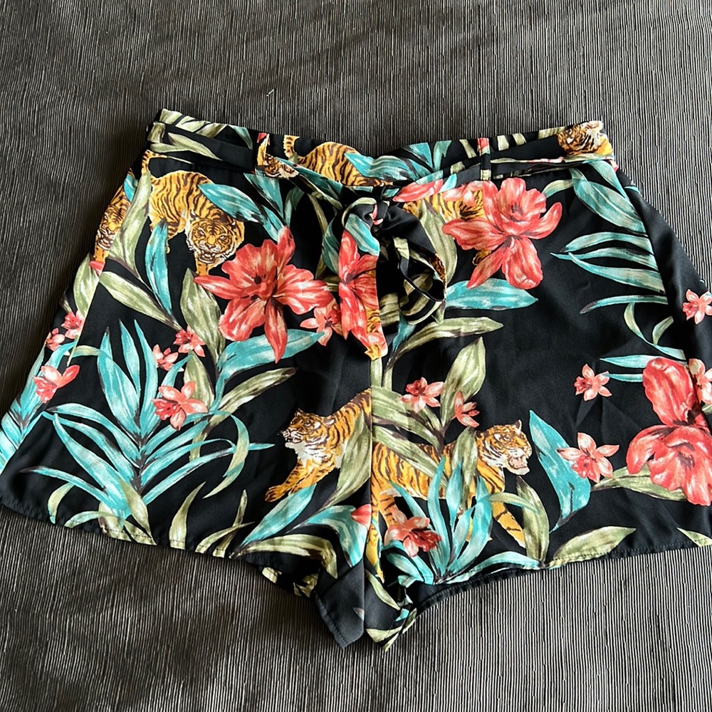 Flowy tropical style high waisted shorts